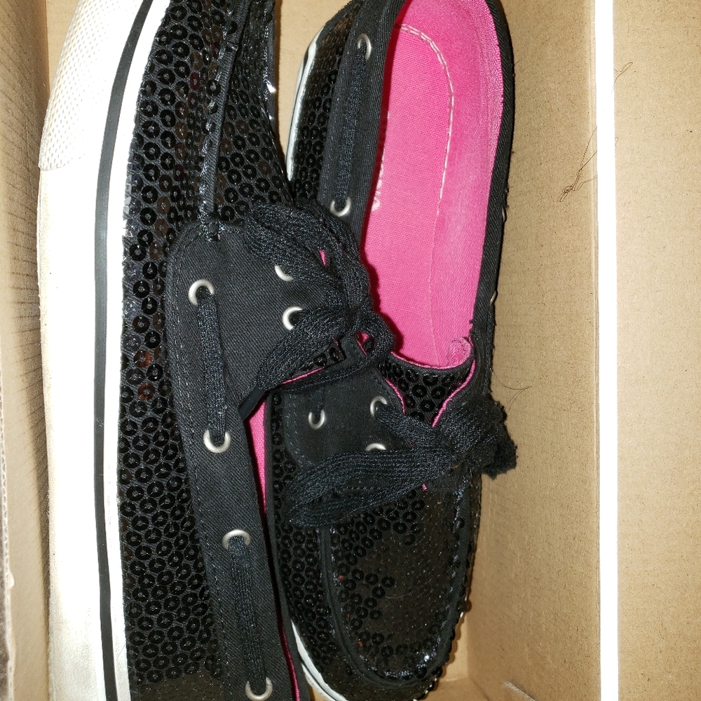 Shoes - Picture 3 of 3